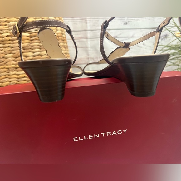 NIB VTG Ellen Tracy 'Janelle' Sandal in Chocolate Size 9 - Picture 5 of 11